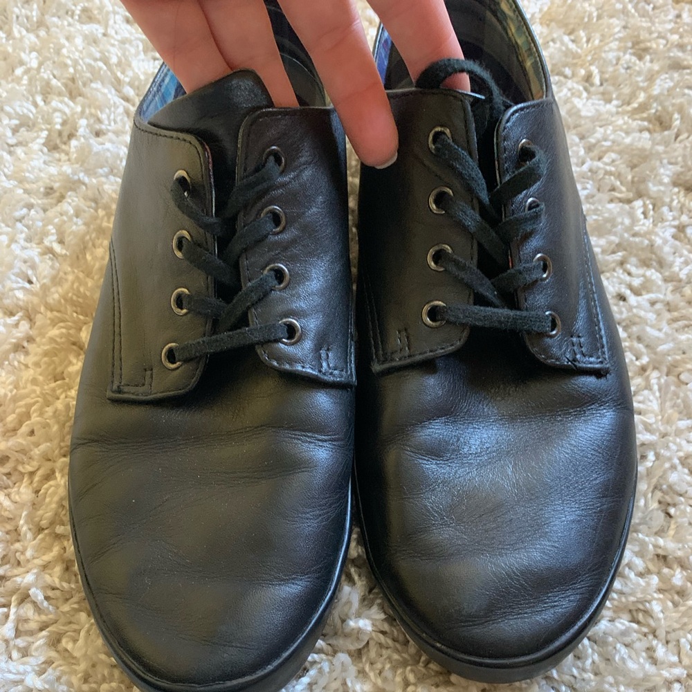 Leather shoes